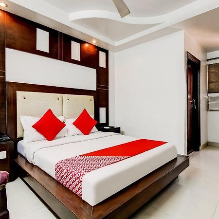 Oyo 7781 Hotel Sai International New Delhi Buitenkant foto