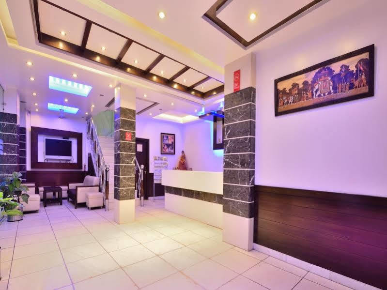 Oyo 7781 Hotel Sai International New Delhi Buitenkant foto